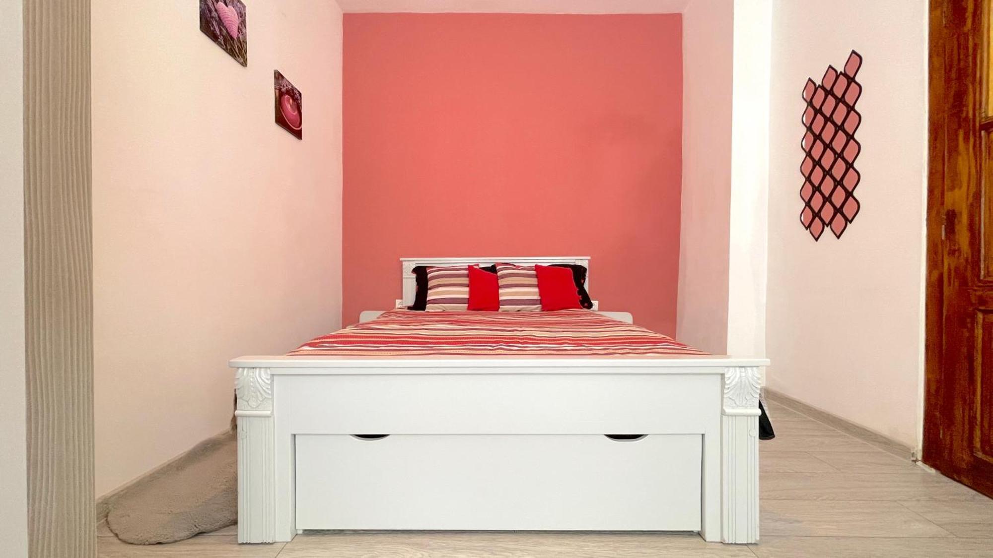 Evu Long Street Appartamento Braşov