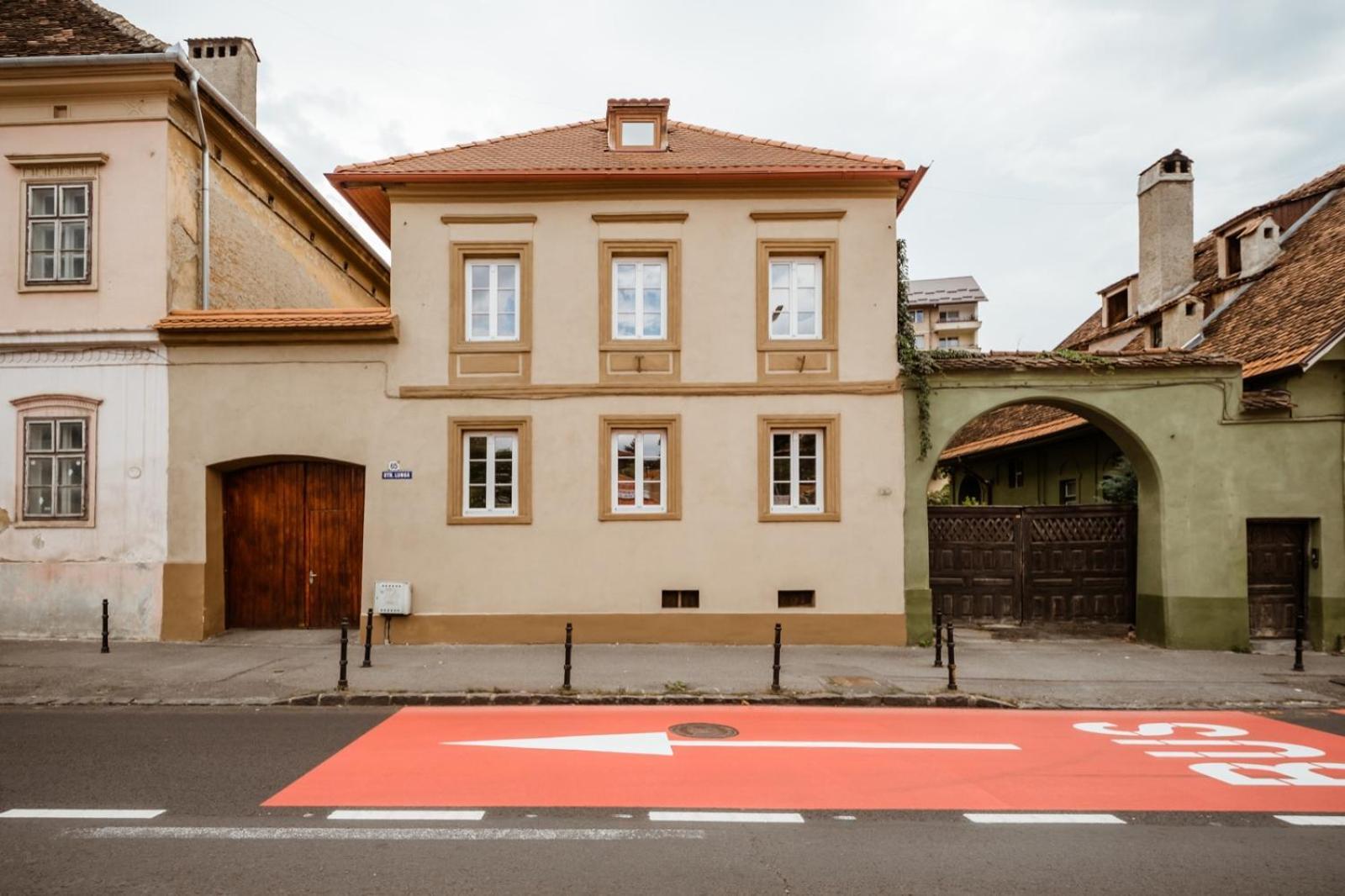 Evu Long Street